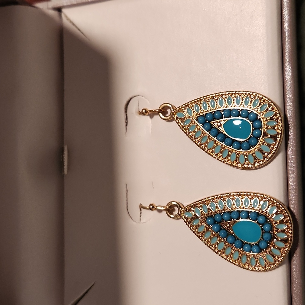 Turquoise and gold earings